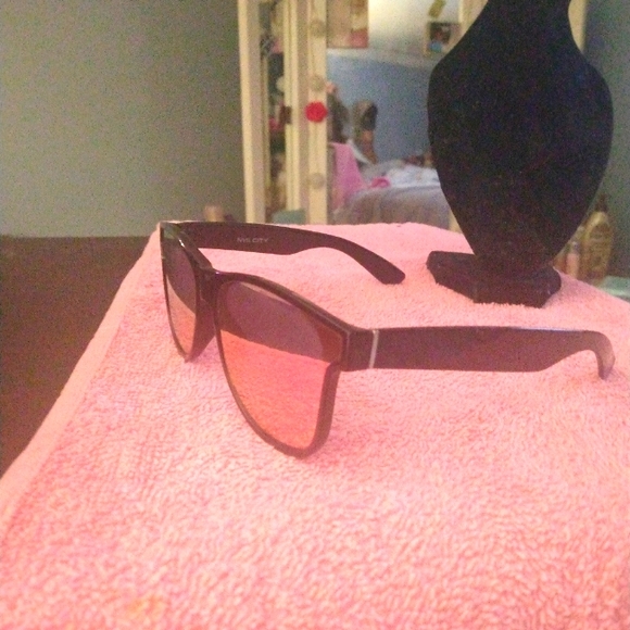 NYS CITY Pink w/ Black Framed Mirrored Sunglasses NWOT - Picture 3 of 6